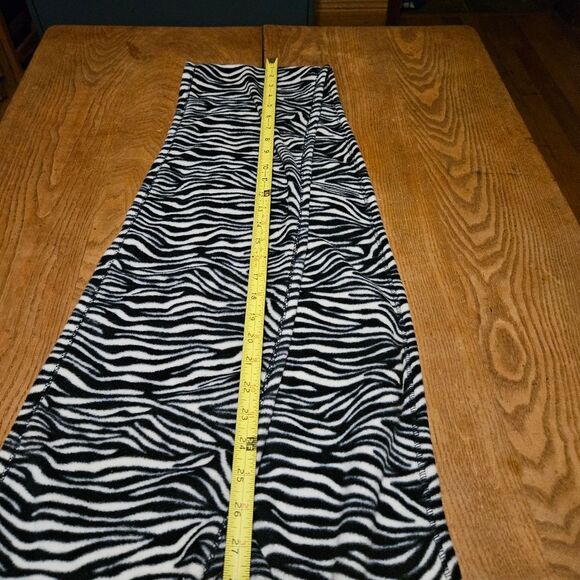 Black and White Zebra Print Fringed Scarf | NWT Viscose Wrap - Picture 2 of 6